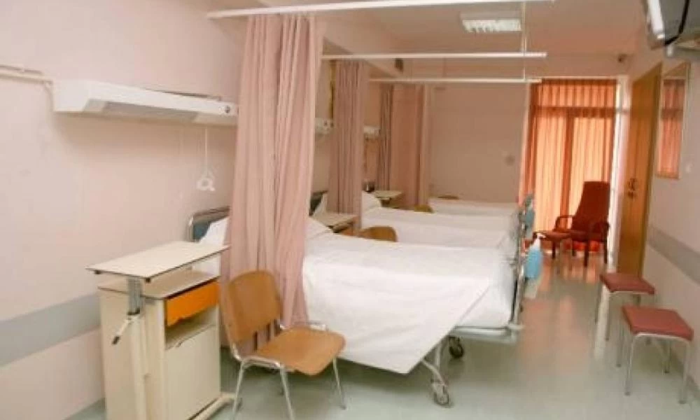 Πάτρα: Ασθενής το έσκασε και πετούσε πέτρες σε αστυνομικούς